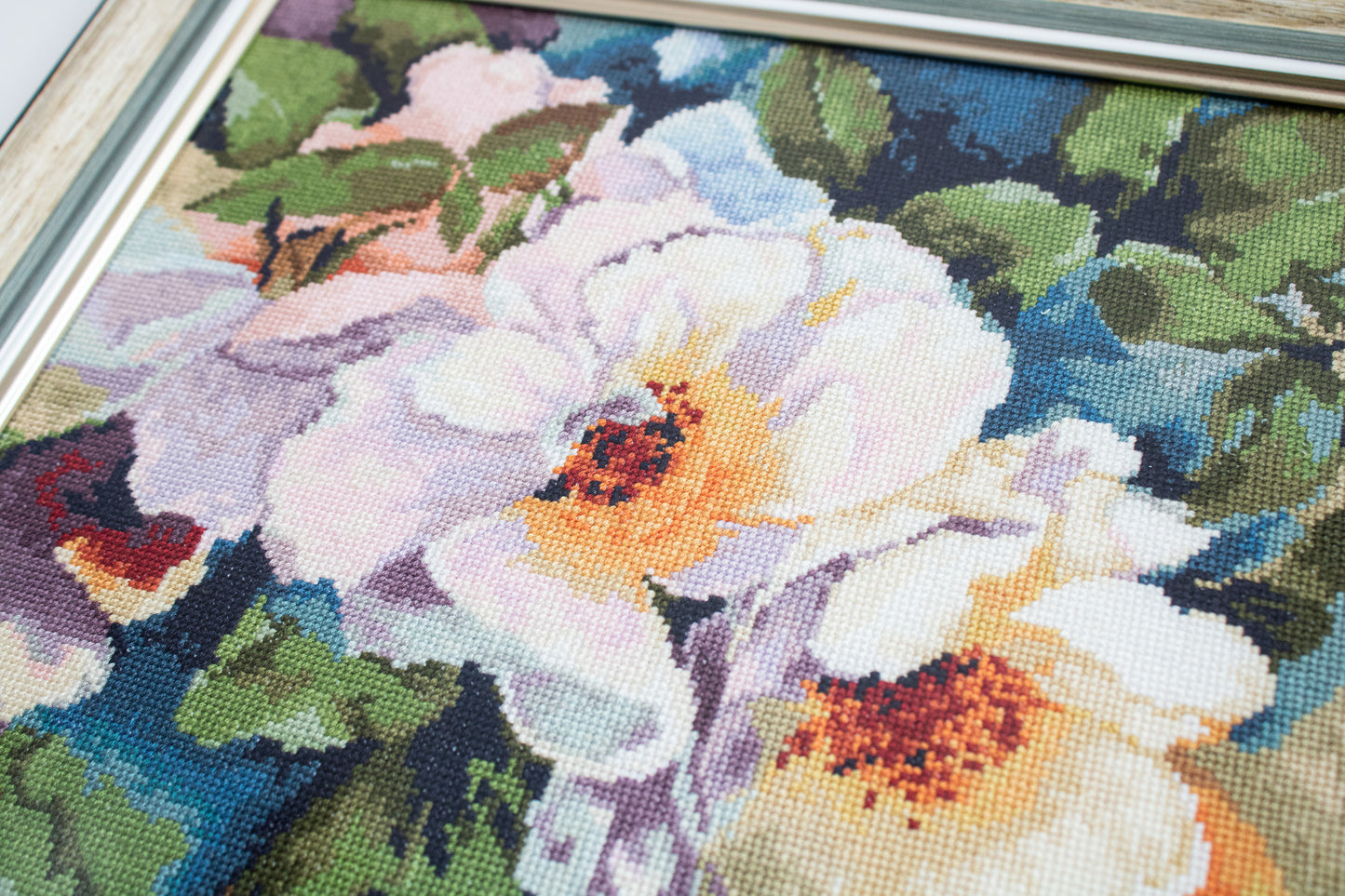 Cross Stitch Kit Luca-S - Roses, B2402