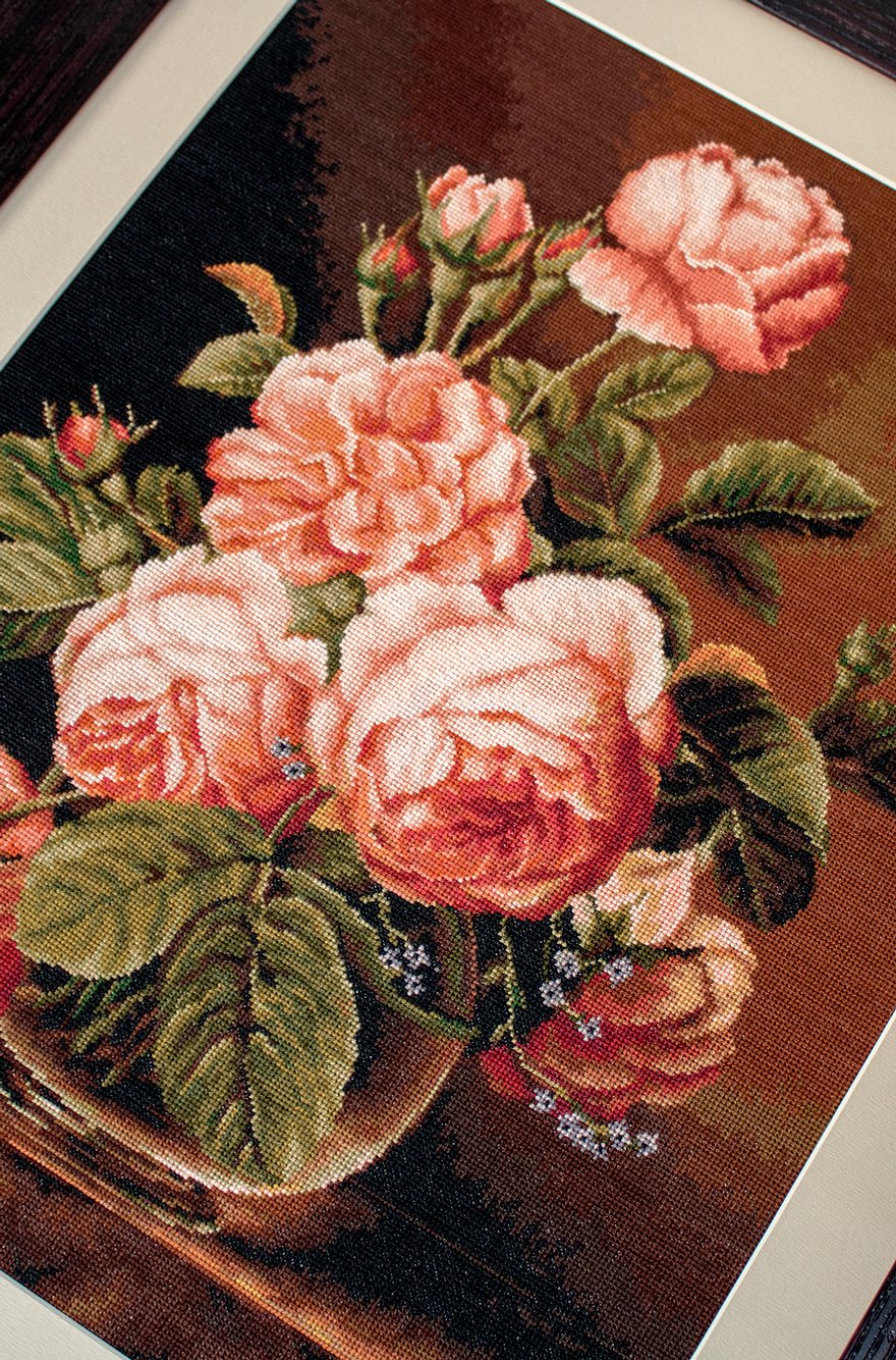 Cross Stitch Kit Luca-S - Vase of Roses, B488
