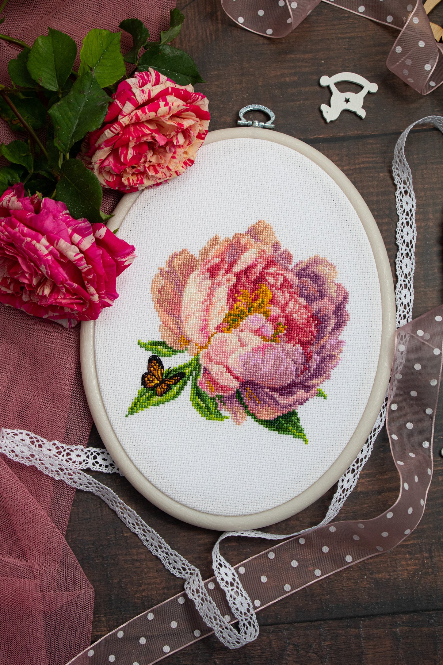 Cross Stitch Kit with Hoop Included Luca-S - ’’Rozella’’ Peony, BC206