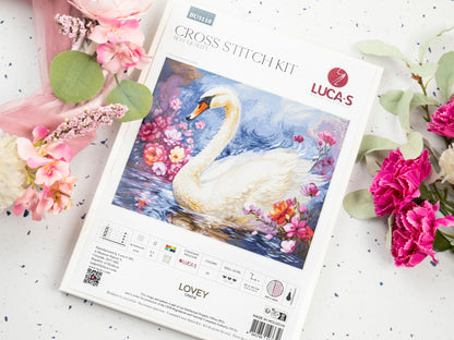 Cross Stitch Kit Luca-S - Lovey, BU5110