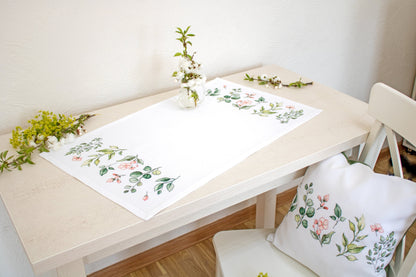 Table Topper - Cross Stitch Kit Table Cloth, FM019