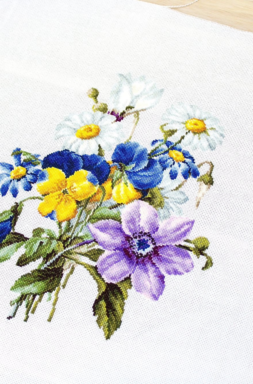 Cross Stitch Kit Luca-S - Flower Bouquet, B2348